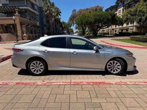 Used 2019 Toyota Camry LE w/ Carpet Mat Package FWD image 11