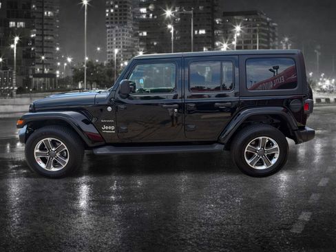 Used 2020 Jeep Wrangler Unlimited Sahara AWD/4WD image 3
