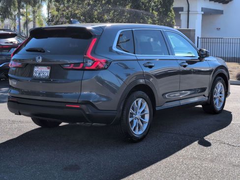 Used 2023 Honda CR-V EX image 5