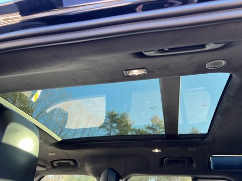 New 2026 Land Rover Defender 110 OCTA image 25