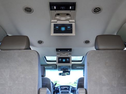 Used 2020 Chevrolet Suburban Premier image 50