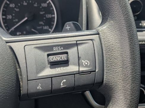 Used 2024 Nissan Rogue S FWD image 18