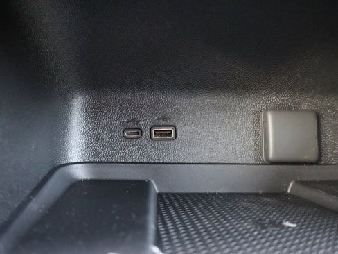 New 2026 Chevrolet Traverse LT image 17