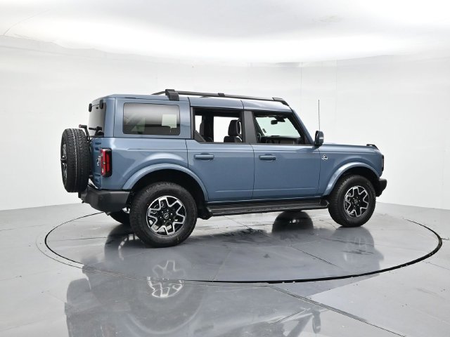 Used 2025 Ford Bronco Outer Banks AWD/4WD image 2