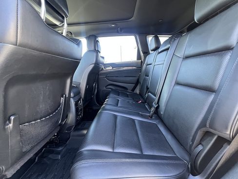 Used 2018 Jeep Grand Cherokee Overland AWD/4WD image 34