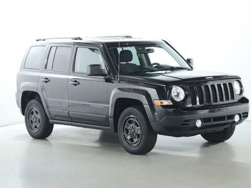 Used 2017 Jeep Patriot Sport w/ Power Value Group image 9