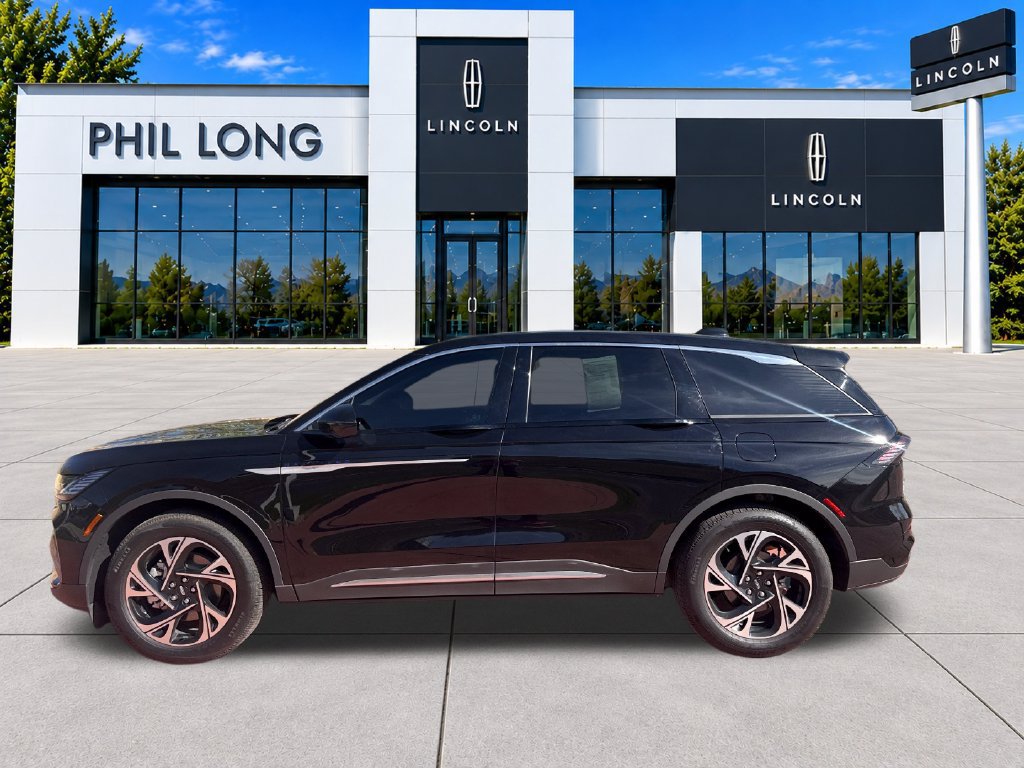 Used 2026 Lincoln Nautilus Premier w/ Equipment Group 102A AWD/4WD image 4