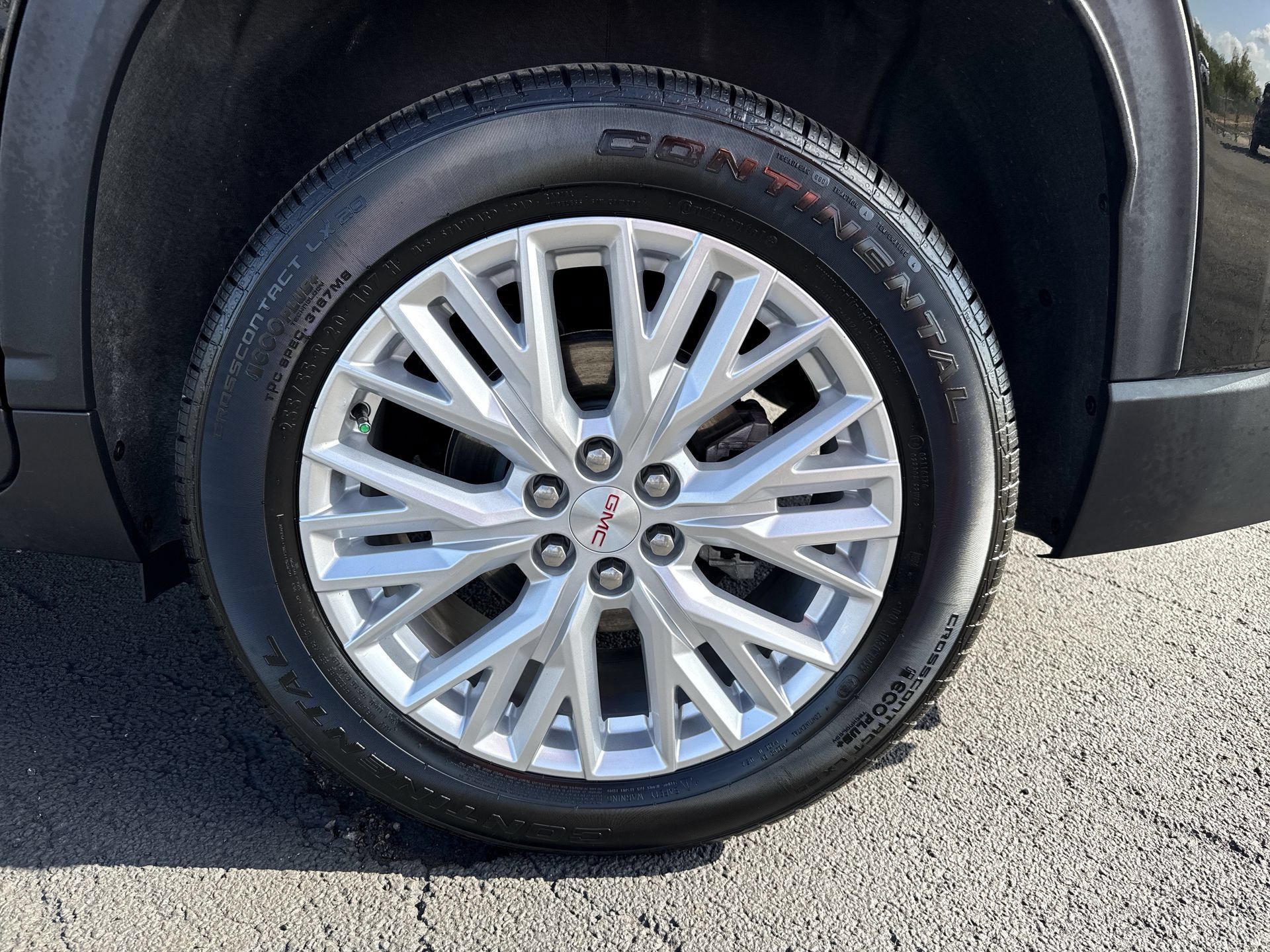 Used 2026 GMC Acadia Elevation w/ Elevation Premium Package FWD image 18