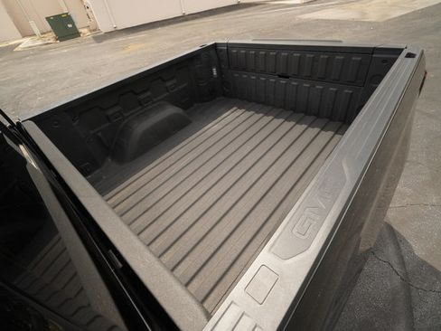 Used 2026 GMC Sierra 1500 AT4 w/ AT4 Premium Package AWD/4WD image 13
