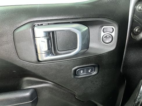 Used 2022 Jeep Gladiator Sport AWD/4WD image 13