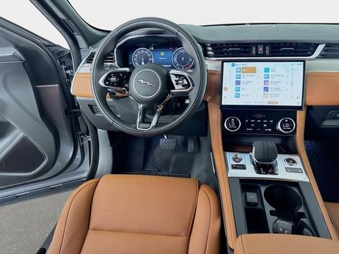 Used 2026 Jaguar F-PACE R-Dynamic S image 25