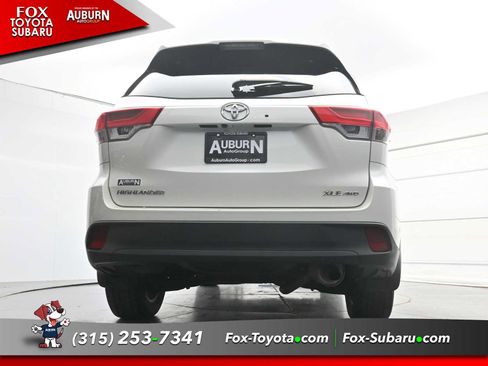 Used 2019 Toyota Highlander XLE AWD/4WD image 21