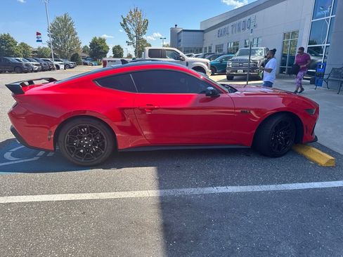 Used 2024 Ford Mustang GT Premium w/ GT Performance Package RWD image 6