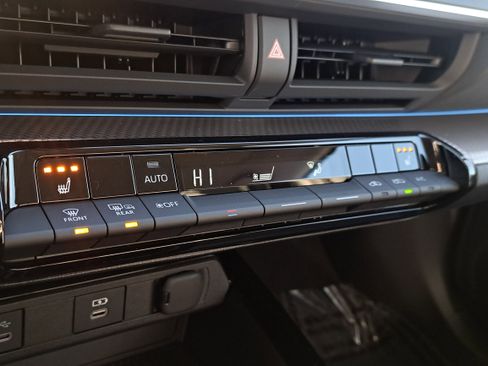 New 2026 Toyota Prius XLE image 19