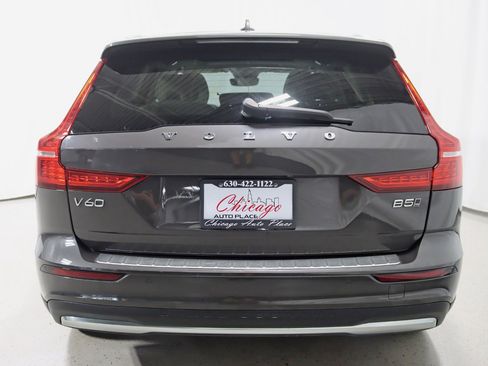 Used 2025 Volvo V60 B5 Cross Country Plus AWD/4WD image 13