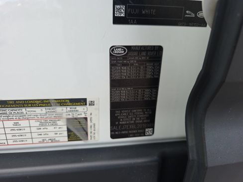 Used 2020 Land Rover Defender 110 S AWD/4WD image 38