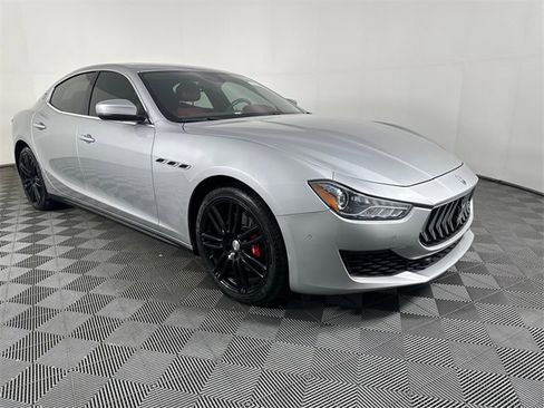Used 2018 Maserati Ghibli image 11