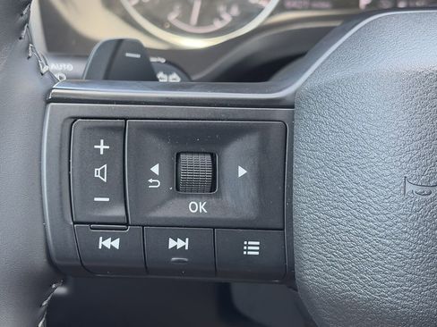 Certified 2026 Nissan Rogue SV FWD image 19
