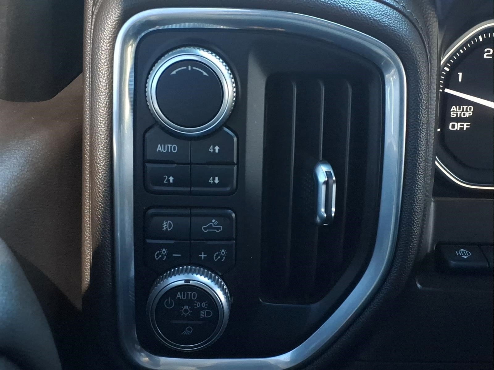 Used 2019 GMC Sierra 1500 Denali w/ Denali Ultimate Package AWD/4WD image 15