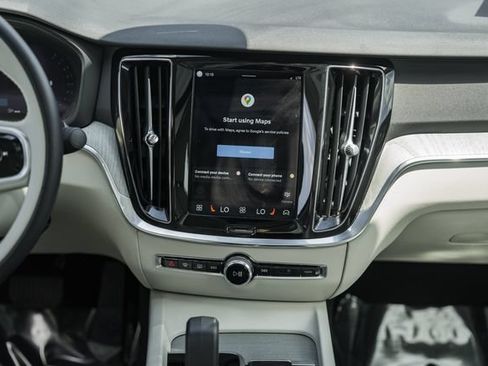 Certified 2024 Volvo S60 B5 Plus AWD/4WD image 21