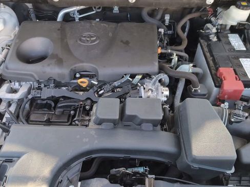 Used 2022 Toyota RAV4 LE AWD/4WD image 27