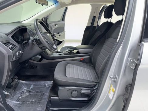 Used 2018 Ford Edge SE image 11
