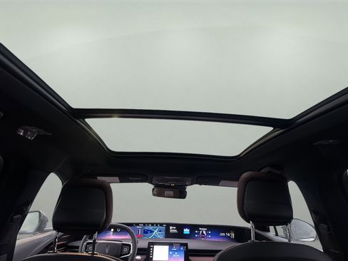 New 2026 Lincoln Nautilus Reserve image 18