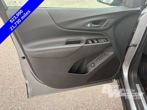 Used 2023 Chevrolet Equinox Premier image 11