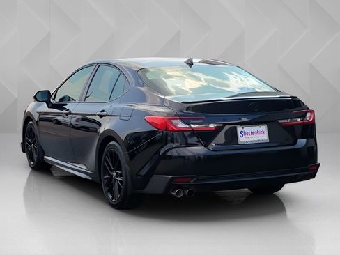 Used 2025 Toyota Camry SE image 5