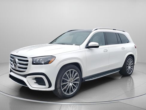 Certified 2026 Mercedes-Benz GLS 580 4MATIC image 2