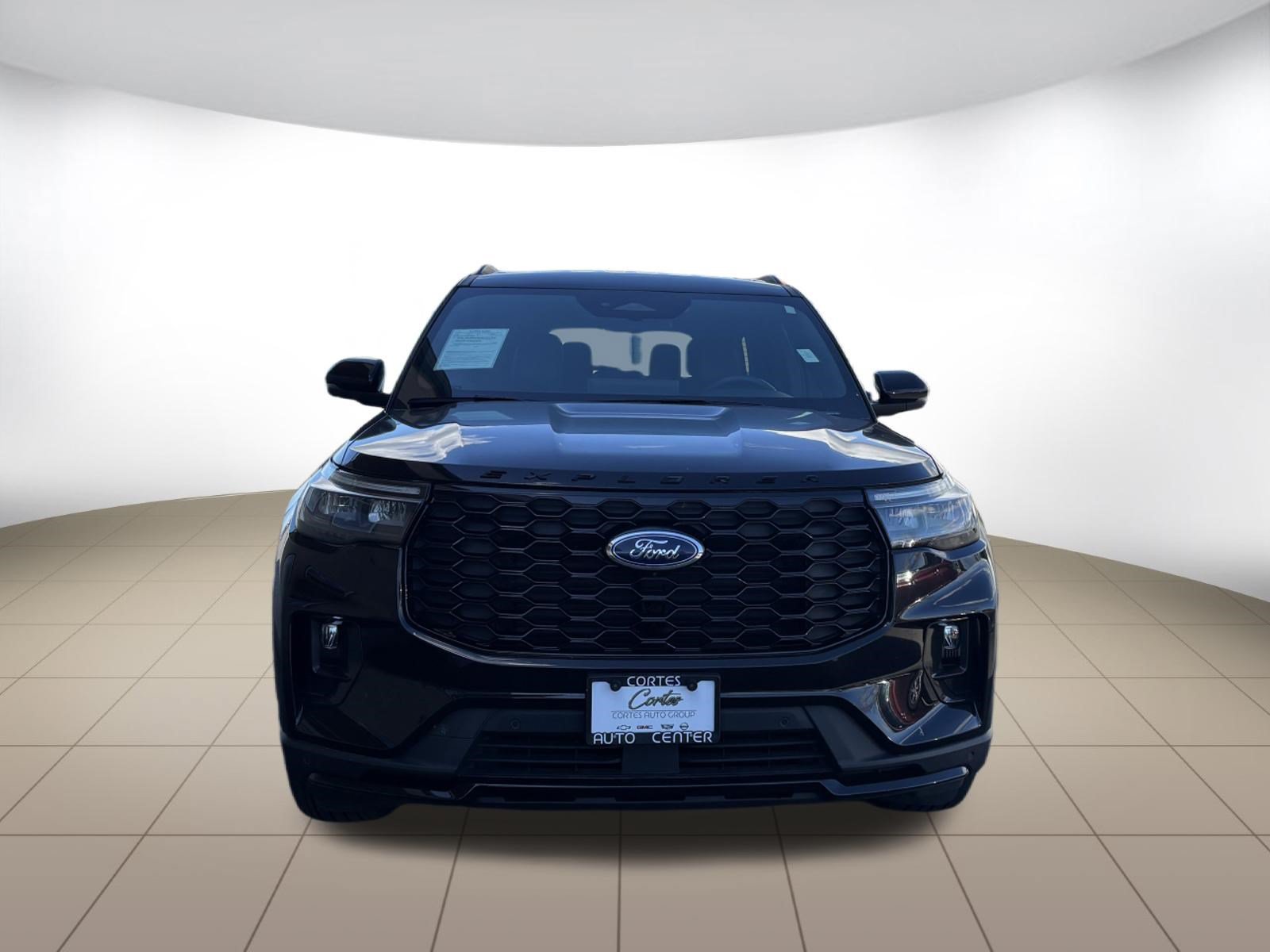 Used 2025 Ford Explorer ST-Line AWD/4WD image 2