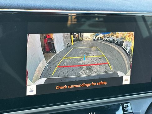 Used 2025 Toyota Camry Hybrid image 18