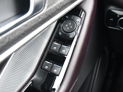 Used 2025 Ford Explorer Platinum w/ Ultimate Package image 26