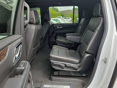 Used 2021 Chevrolet Suburban Z71 w/ Rear Media and Nav Package AWD/4WD image 27