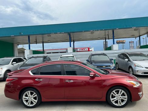 Used 2014 Nissan Altima 3.5 SL w/ Technology Package FWD image 6