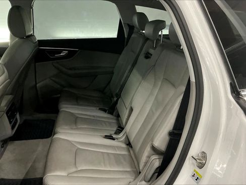 Used 2022 Audi Q7 Premium Plus image 28