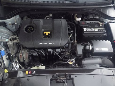 Used 2017 Hyundai Elantra SE FWD image 29