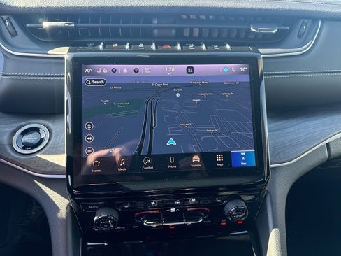 Certified 2024 Jeep Grand Cherokee Limited w/ Luxury Tech Group II image 23