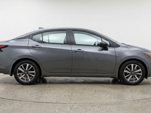 Used 2025 Nissan Versa SV FWD image 11