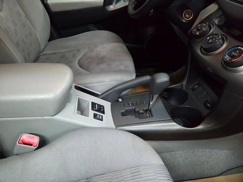 Used 2012 Toyota RAV4 4WD w/ Value Pkg image 21