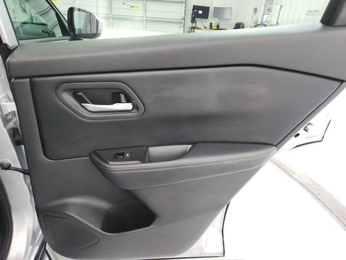 Used 2024 Nissan Rogue SV AWD/4WD image 37