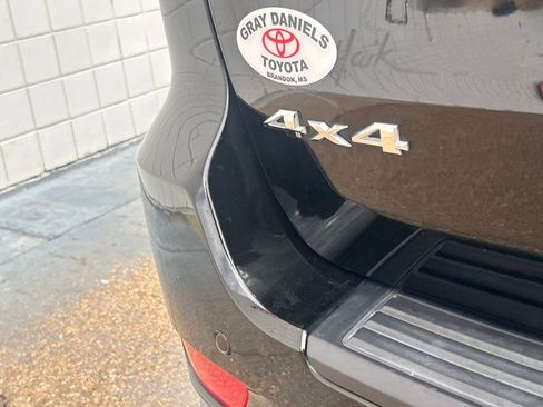 Used 2021 Jeep Grand Cherokee Laredo image 32