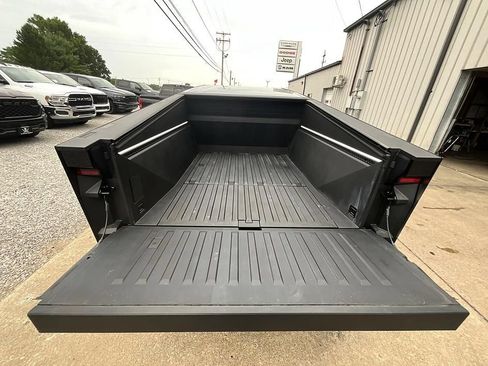 Used 2025 Tesla Cybertruck Cyberbeast AWD/4WD image 9