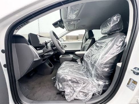 New 2026 Hyundai Ioniq 5 SEL image 14