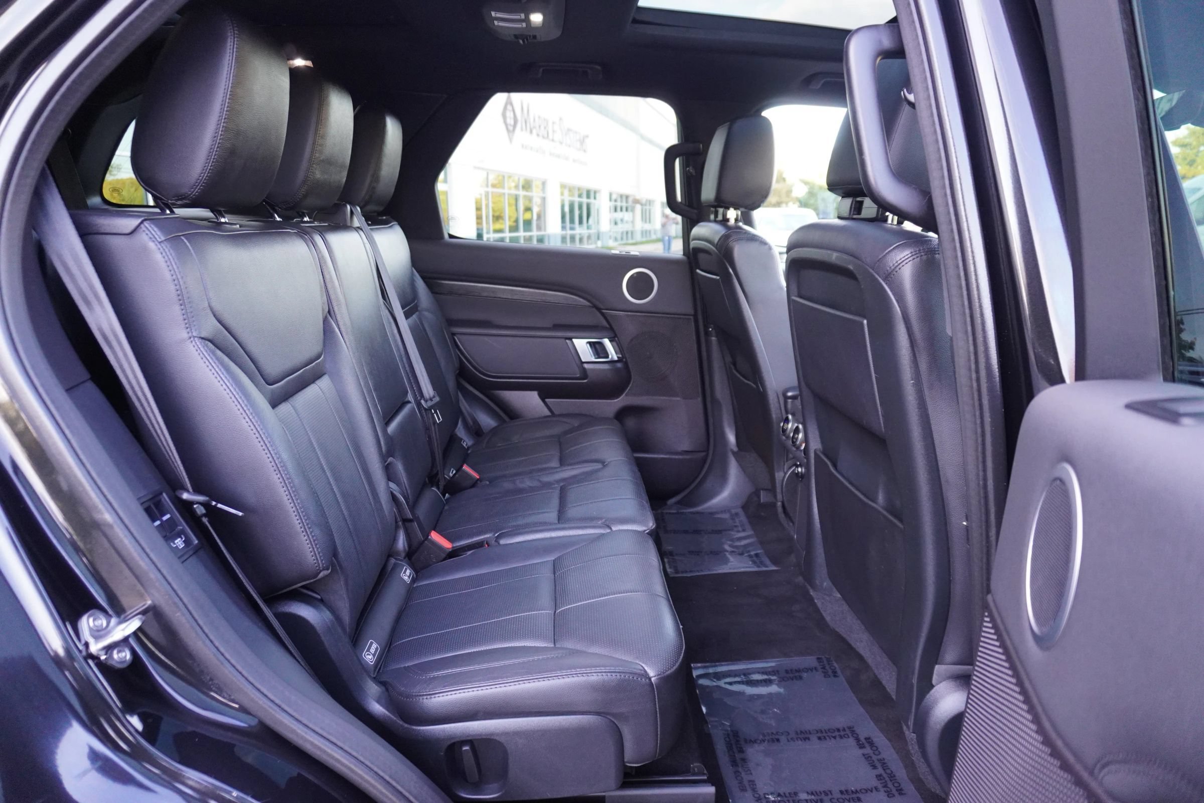 Used 2018 Land Rover Discovery HSE AWD/4WD image 13