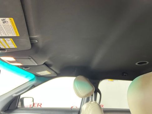 Used 2015 Ford Explorer XLT w/ Equipment Group 202B image 21