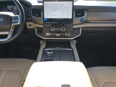 Used 2023 Ford Expedition Max Limited image 18