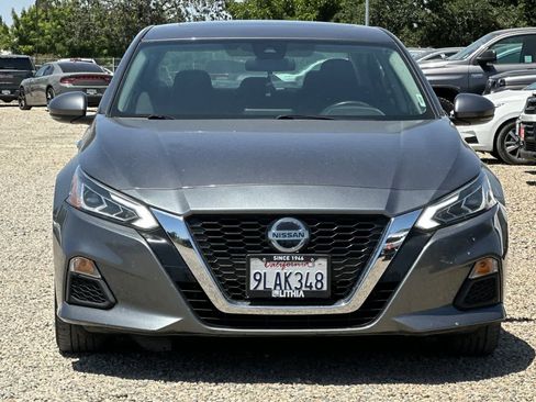 Used 2022 Nissan Altima 2.5 SV w/ SV Premium Package FWD image 11