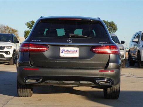 Used 2022 Mercedes-Benz E 450 4MATIC All-Terrain Wagon image 8