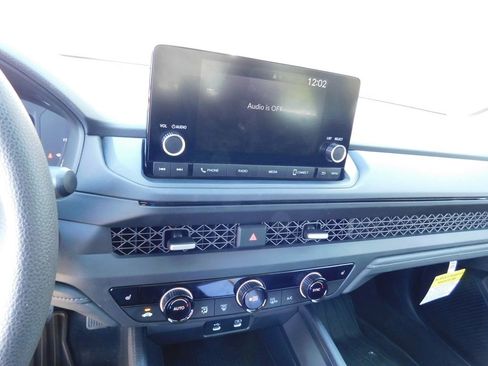 Used 2025 Honda Accord SE image 10